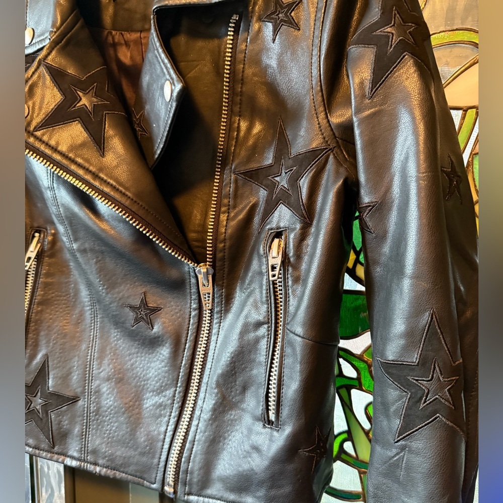 BlankNYC Good Pre-Loved Condition Sz XS Star-Patterned Faux Leather Jacket (733) - Picture 4 of 13